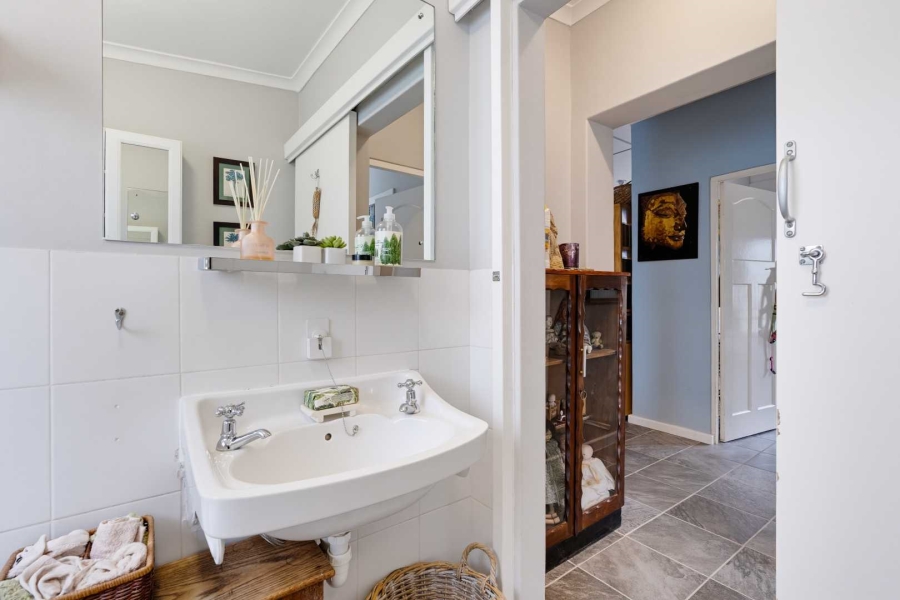 2 Bedroom Property for Sale in Bokkemanskloof Western Cape